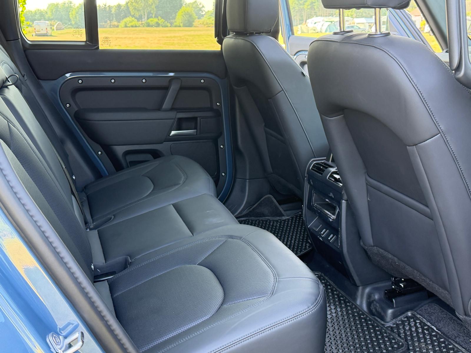 2026 land rover defender SD MHEV